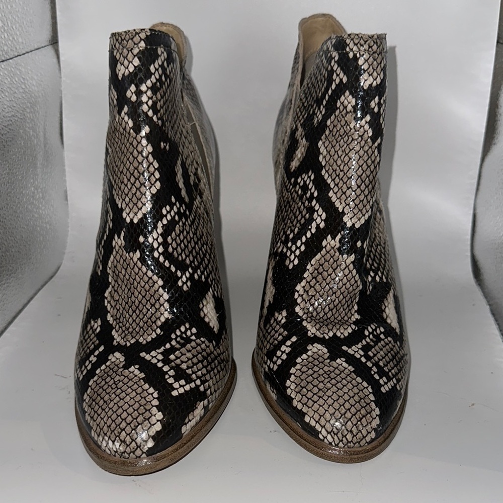 Vince Camuto Black and Tan Ankle Boots Snakeskin Print